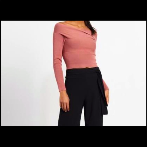 Off the shoulder cropped top in blush pink - Picture 2 of 2